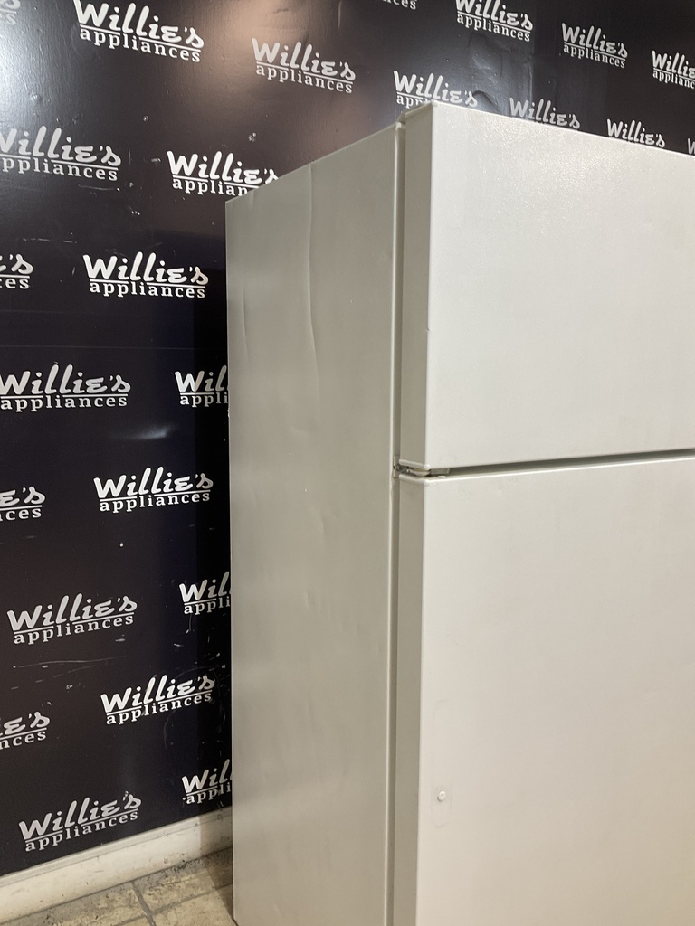 Ge Used Refrigerator Top and Bottom 28x64 1/2” (White) 