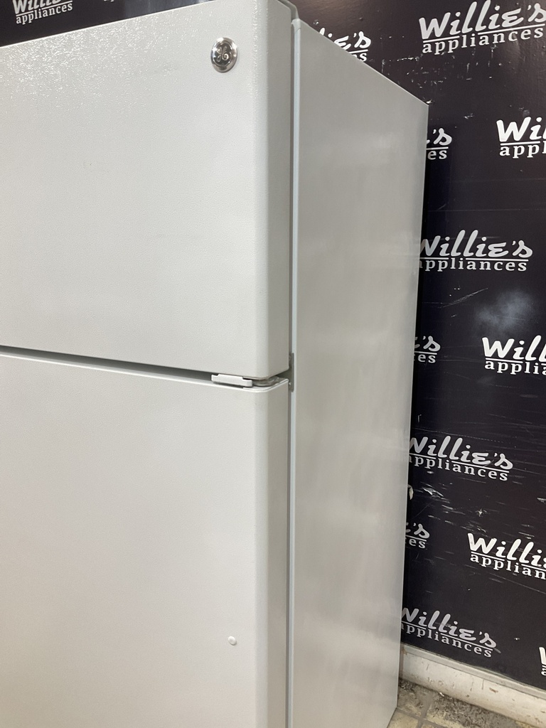 Ge Used Refrigerator Top and Bottom 28x61 (White) 