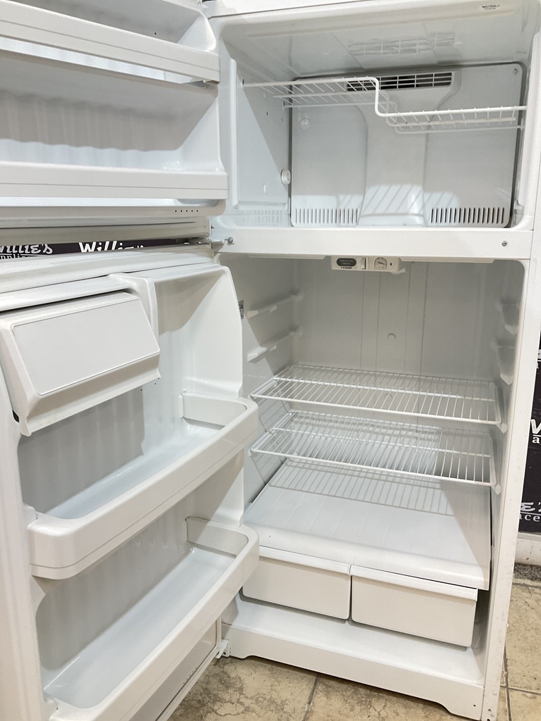 Hotpoint Used Refrigerator Top and Bottom 28x61 1/2” (White)