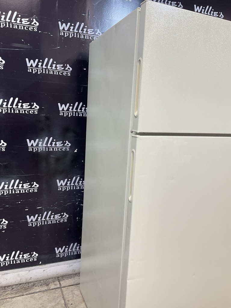 Hotpoint Used Refrigerator Top and Bottom 28x64 1/2” (Bisque) 
