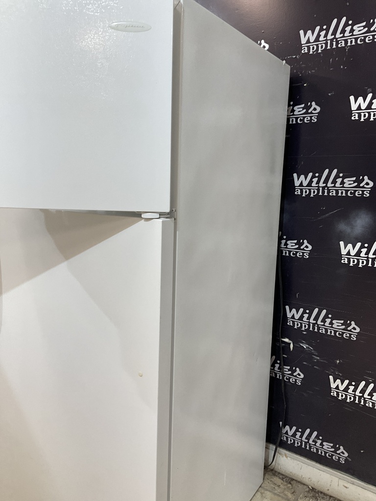 Frigidaire Used Refrigerator Top and Bottom 28 1/2” x 65 1/2” (White)