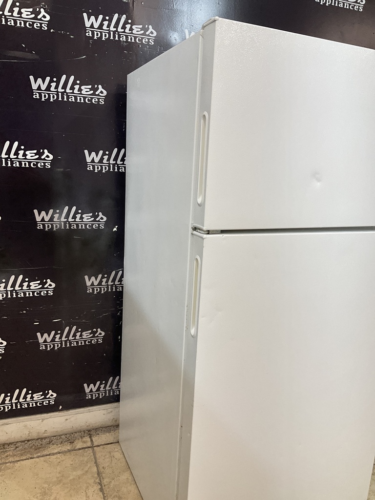 Hotpoint Used Refrigerator Top and Bottom 28x61 1/2” (White) 