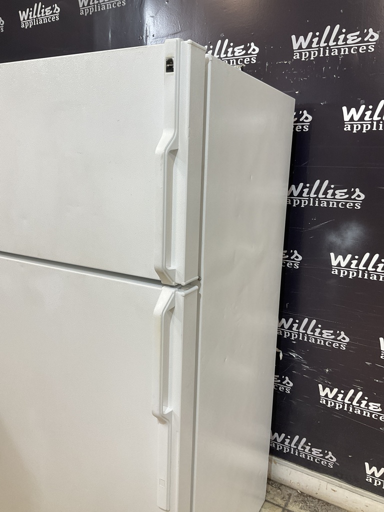 Hotpoint Used Refrigerator Top and Bottom 28x61 1/2” (White) 