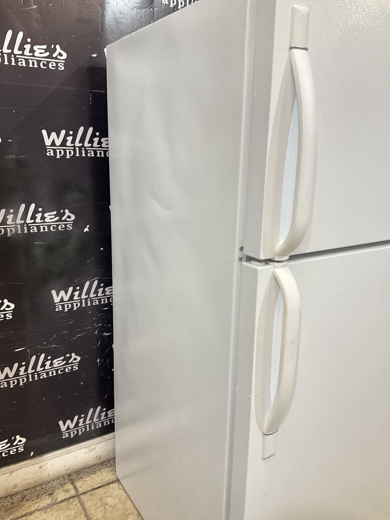 Frigidaire Used Refrigerator Top and Bottom 28x59 1/2” (White) 