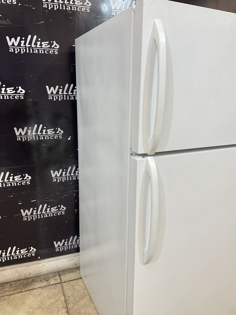 Frigidaire Used Refrigerator Top and Bottom 28x59 1/2” (White) 