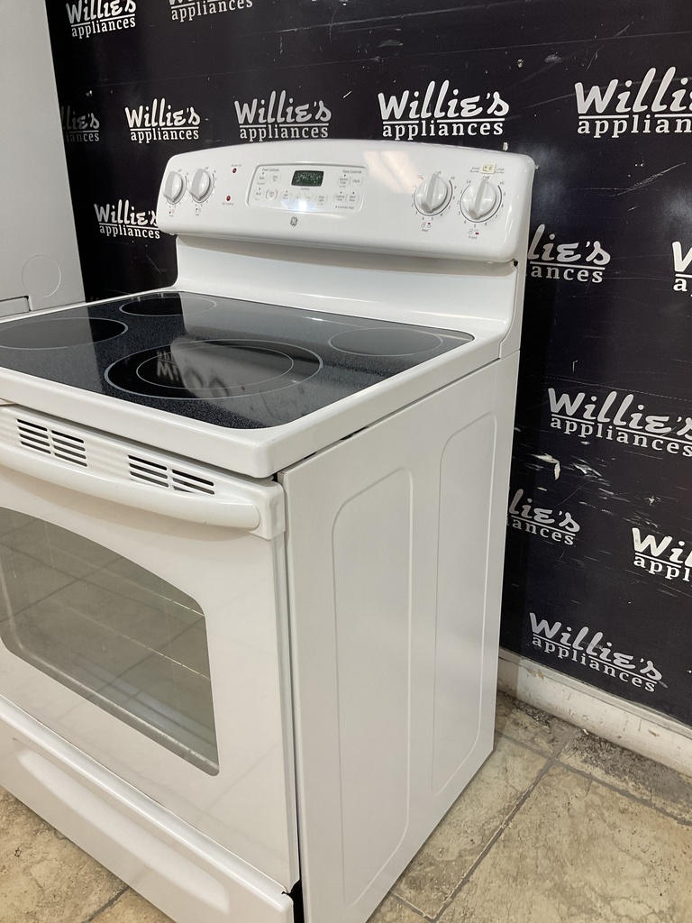 Ge Used Electric Stove 220volts (40/50 AMP) 30inches {no cord} (White)