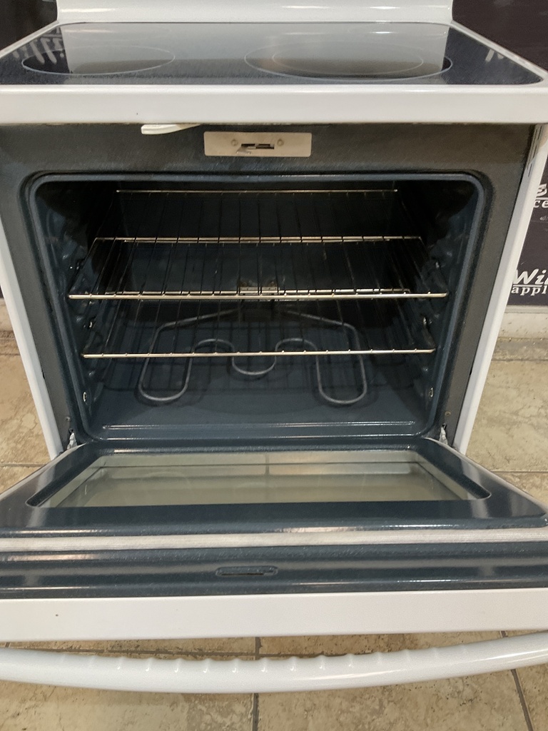 Ge Used Electric Stove 220volts (40/50 AMP) 30inches {no cord} (White)