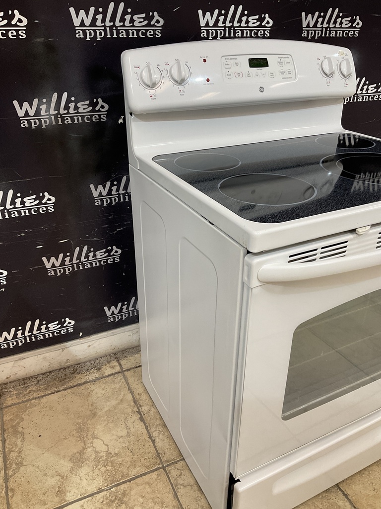 Ge Used Electric Stove 220volts (40/50 AMP) 30inches {no cord} (White)
