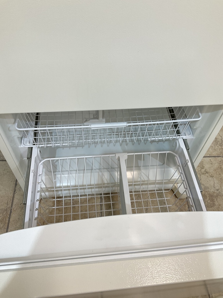 Amana Used Refrigerator Top and Bottom Mount 33x69 (Bisque) 