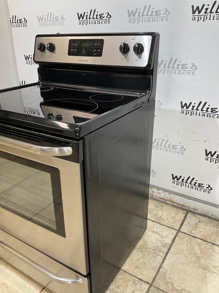 Frigidaire Used Electric Stove 220volts (40/50 AMP) {no cord} (Stainless Steel) 