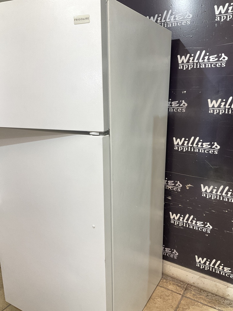 Frigidaire Used Refrigerator Top and Bottom 28x64 1/2” (White) 