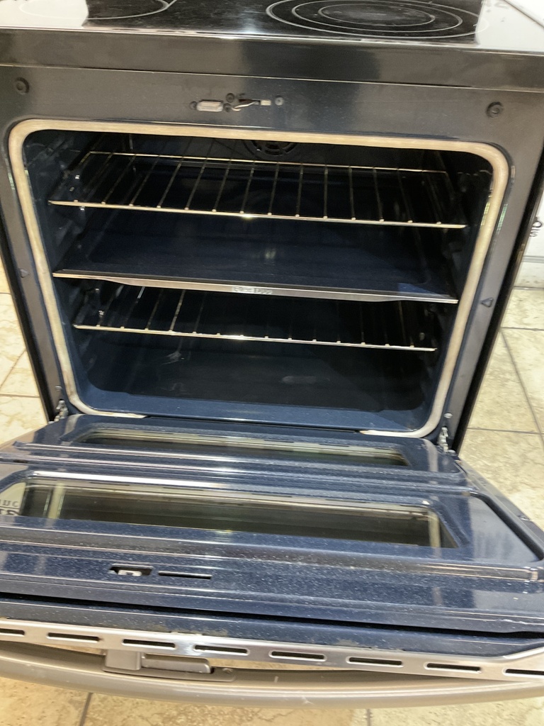 Samsung Used Electric Stove 220volts (40/50 AMP) 30inches {no cord} (Stainless steel) 