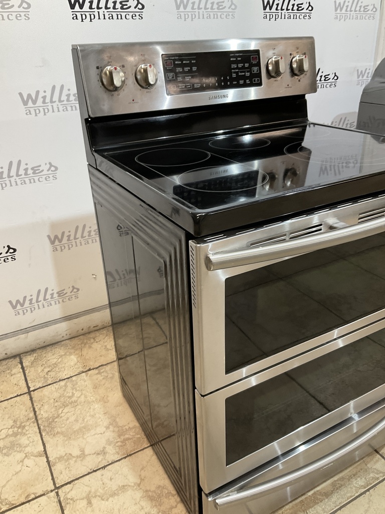 Samsung Used Electric Stove 220volts (40/50 AMP) 30inches {no cord} (Stainless steel) 