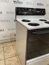 Magic Chef Used Electric Stove 220volts (40/50 AMP) 30inches {4 prong} (White/Black) 