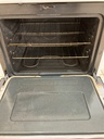 Magic Chef Used Electric Stove 220volts (40/50 AMP) 30inches {4 prong} (White/Black) 