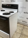 Magic Chef Used Electric Stove 220volts (40/50 AMP) 30inches {4 prong} (White/Black) 