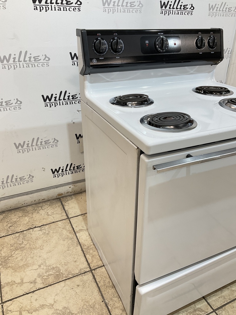 Ge Used Electric Stove 220volts (40/50 AMP) 30inches {no cord} (White/Black) 