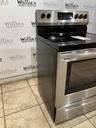 Frigidaire Used Electric Stove 220volts (40/50 AMP) 30inches {3 prong} (Stainless steel)