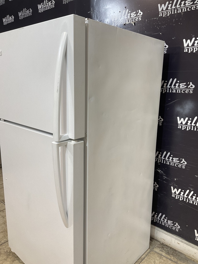 Frigidaire Used Refrigerator Top and Bottom 28x59 1/2” (White) 