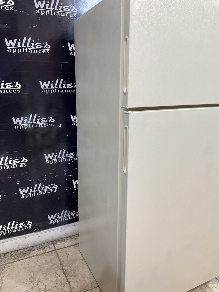 Hotpoint Used Refrigerator Top and Bottom 28x64 1/2” (Bisque) 