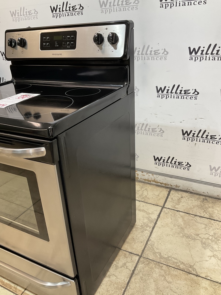 Frigidaire Used Electric Stove 220volts (40/50 AMP) 30inches {3 prong} (Stainless steel) 