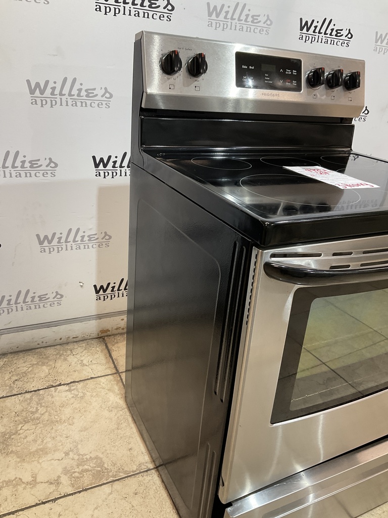 Frigidaire Used Electric Stove 220volts (40/50 AMP) 30inches {3 prong} (Stainless steel)