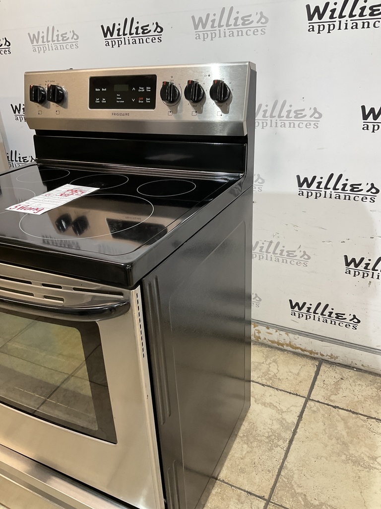 Frigidaire Used Electric Stove 220volts (40/50 AMP) 30inches {3 prong} (Stainless steel)