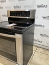 Lg Used Electric Stove 220volts (40/50 AMP) 30inches {no cord} (Stainless Steel) 