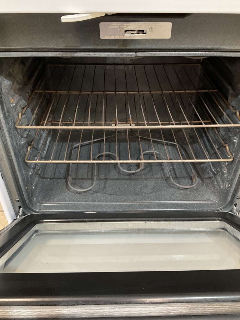 Ge Used Electric Stove 220volts (40/50 AMP) 30inches {no cord} (White) 