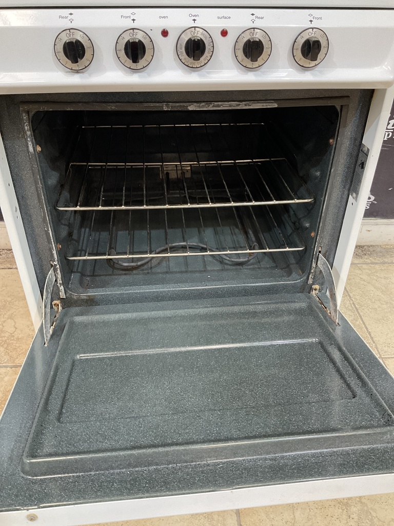 Hotpoint Used Electric Stove 220volts (40/50 AMP) 24inches {3 prong} (White) 