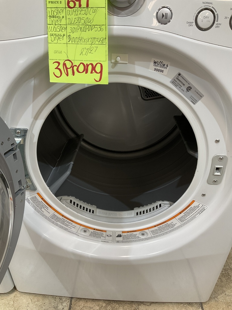 Lg Used Electric Set Washer/Dryer Front-load 220volts (30 AMP) 27inches {3 prong}  (White) 