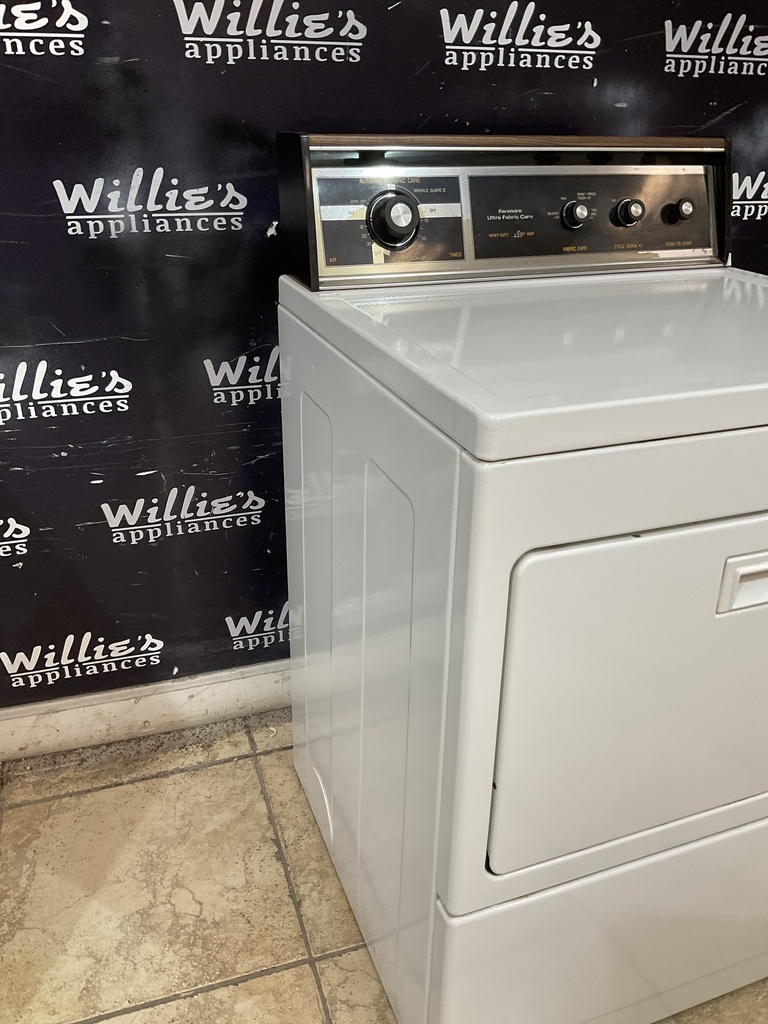 Kenmore Used Electric Stove 220volts (30 AMP) 27inches {3 prong} (White) 