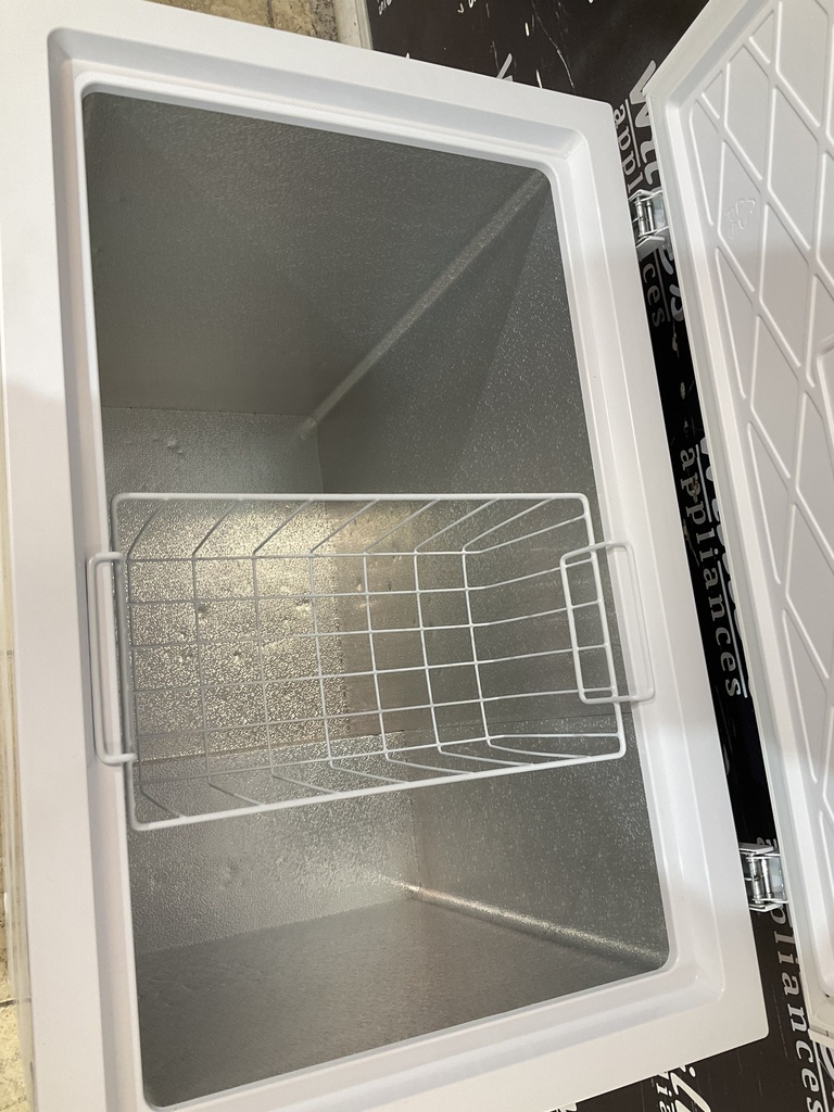 Avanti Used Freezer Chest 32 1/2” x 33 1/2” (White) 