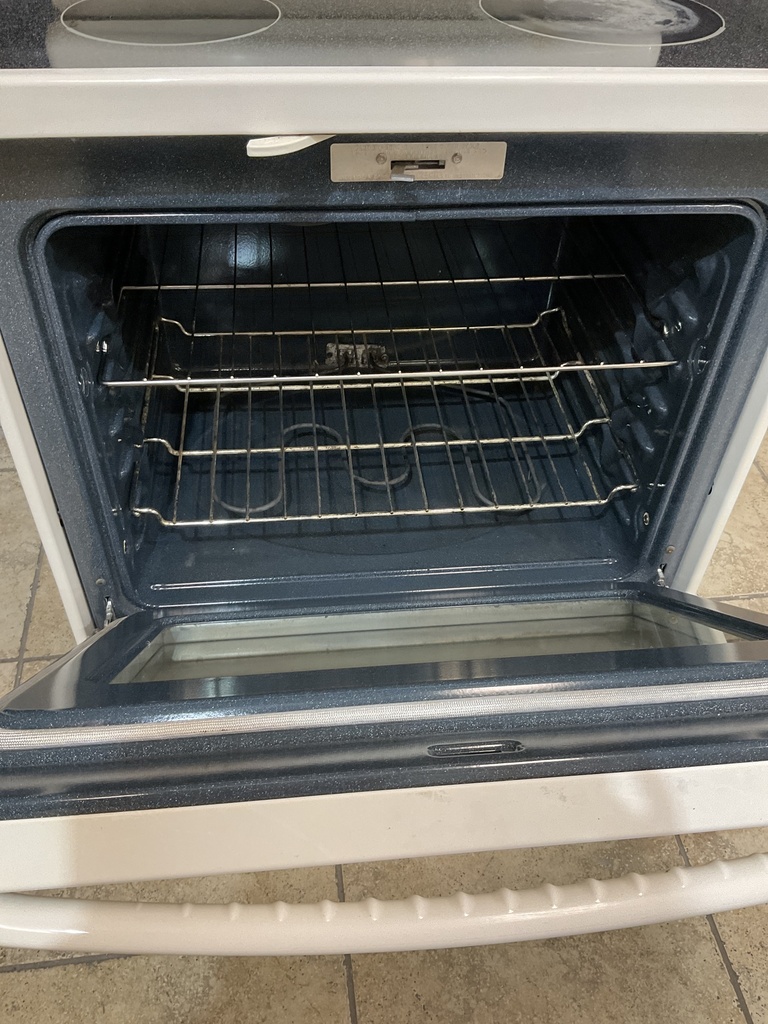 Ge Used Electric Stove 220volts (40/50 AMP) 30inches {4 prong} (Bisque) 