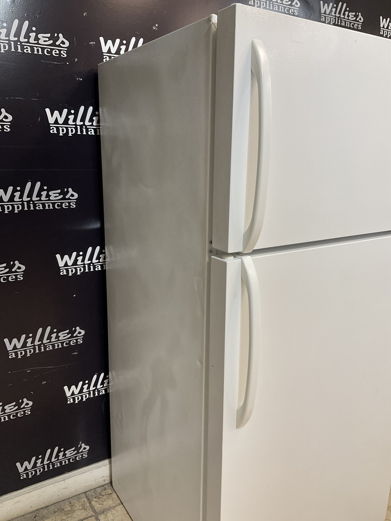 White Westinghouse Used Refrigerator Top and Bottom 30x66 (White) 