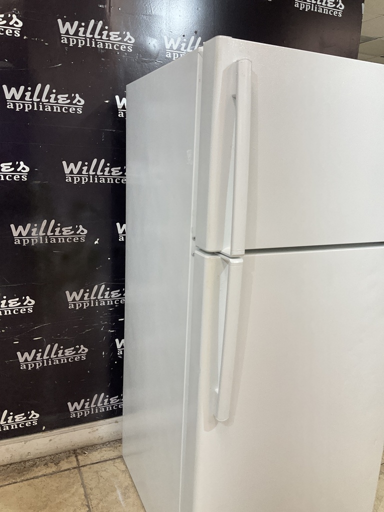 Ge Used Refrigerator Top and Bottom 28x67 (White) 