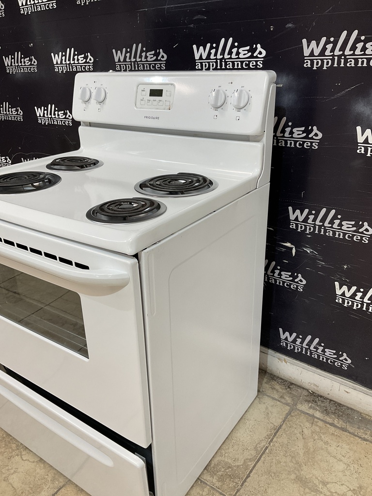 Frigidaire Used Electric Stove 220volts (40/50 AMP) 30inches {3 prong} (White) 