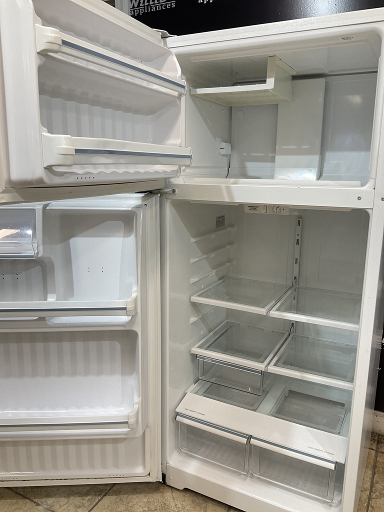 Ge Used Refrigerator Top and Bottom 28x64 1/2” (white)