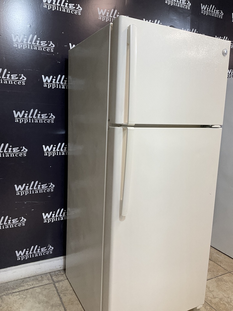 Ge Used Refrigerator Top and Bottom 28x67 (Bisque) 