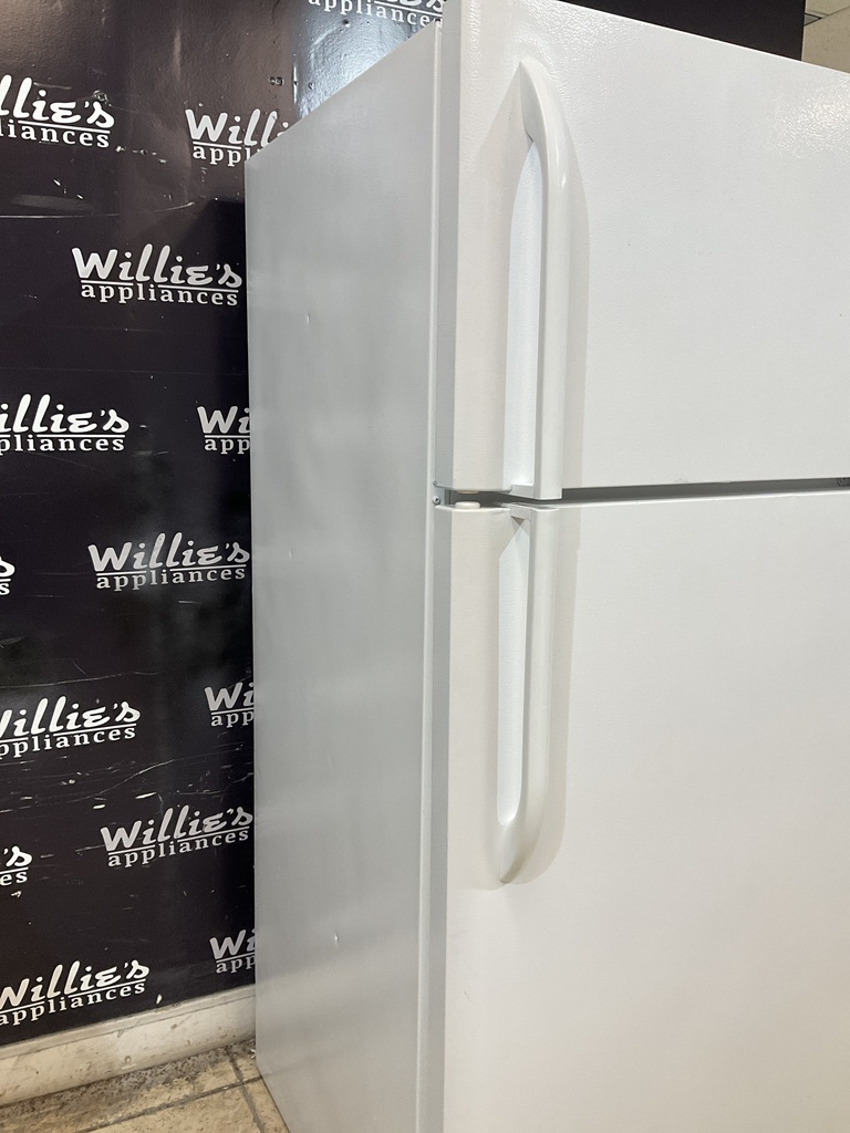 Frigidaire Used Refrigerator Top and Bottom 30x66 (White) 