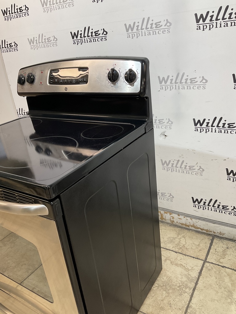 Ge Used Electric Stove 220volts (40/50 AMP) 30inches {4 prong} (Stainless Steel) 