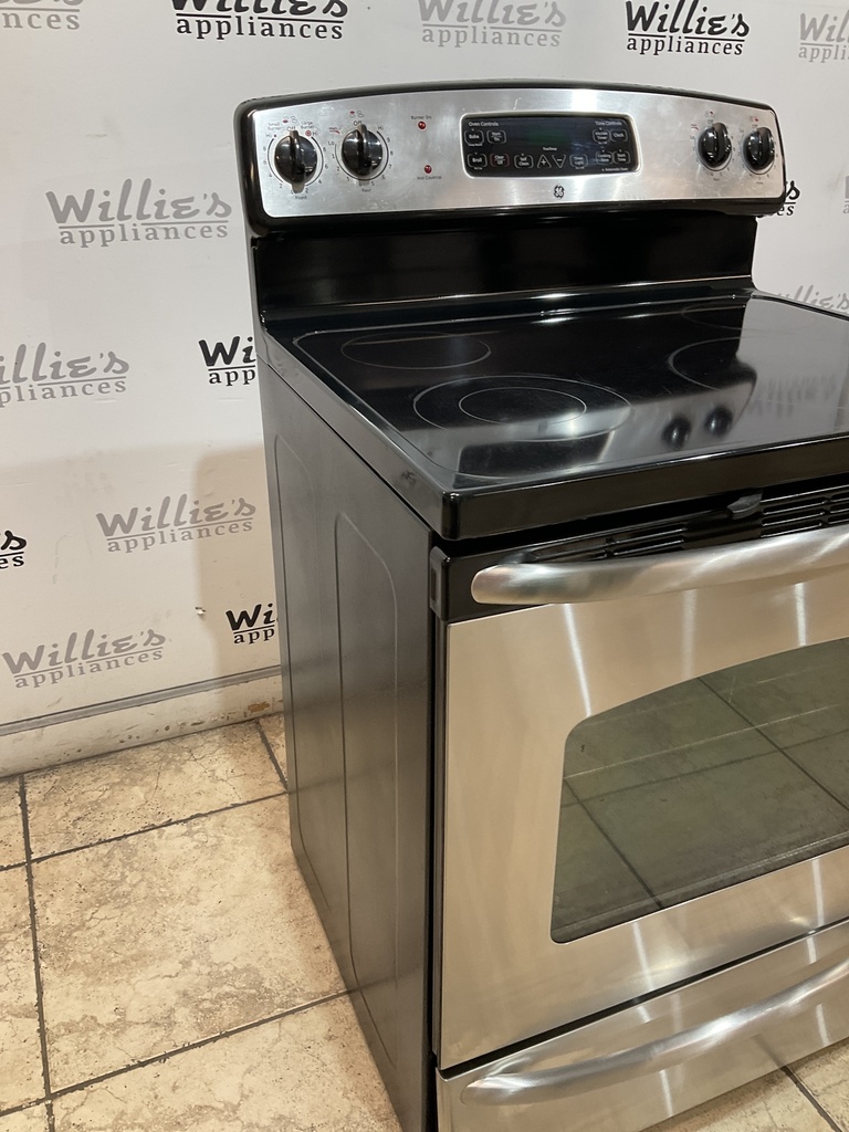 Ge Used Electric Stove 220volts (40/50 AMP) 30inches {4 prong} (Stainless Steel) 