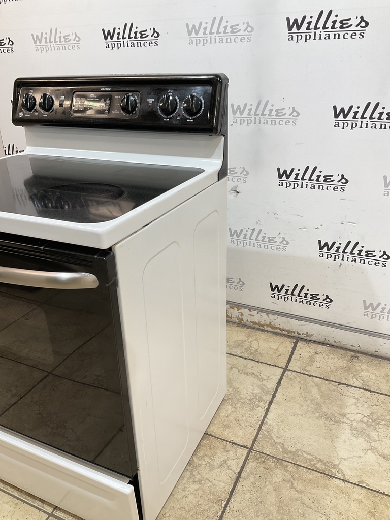 Ge Used Electric Stove 220volts (40/50 AMP) 30inches {no cord} (White/Black) 