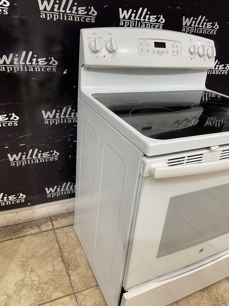 Ge Used Electric Stove 220volts (40/50 AMP) 30inches {3 prong} (White) 