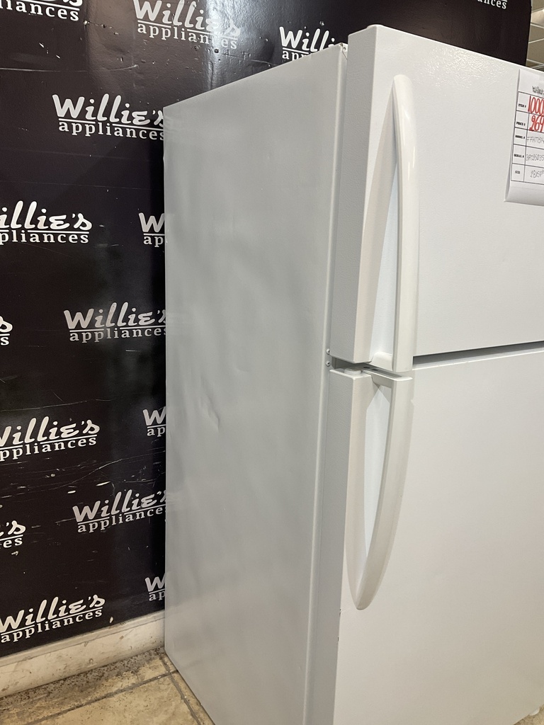 Frigidaire Used Refrigerator Top and Bottom 28x59 1/2” (White) 
