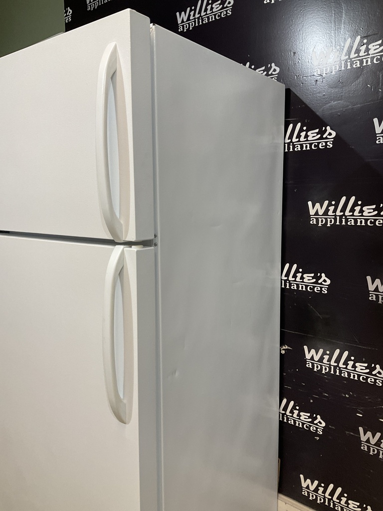 White Westinghouse Used Refrigerator Top and Bottom 30x66 (White) 