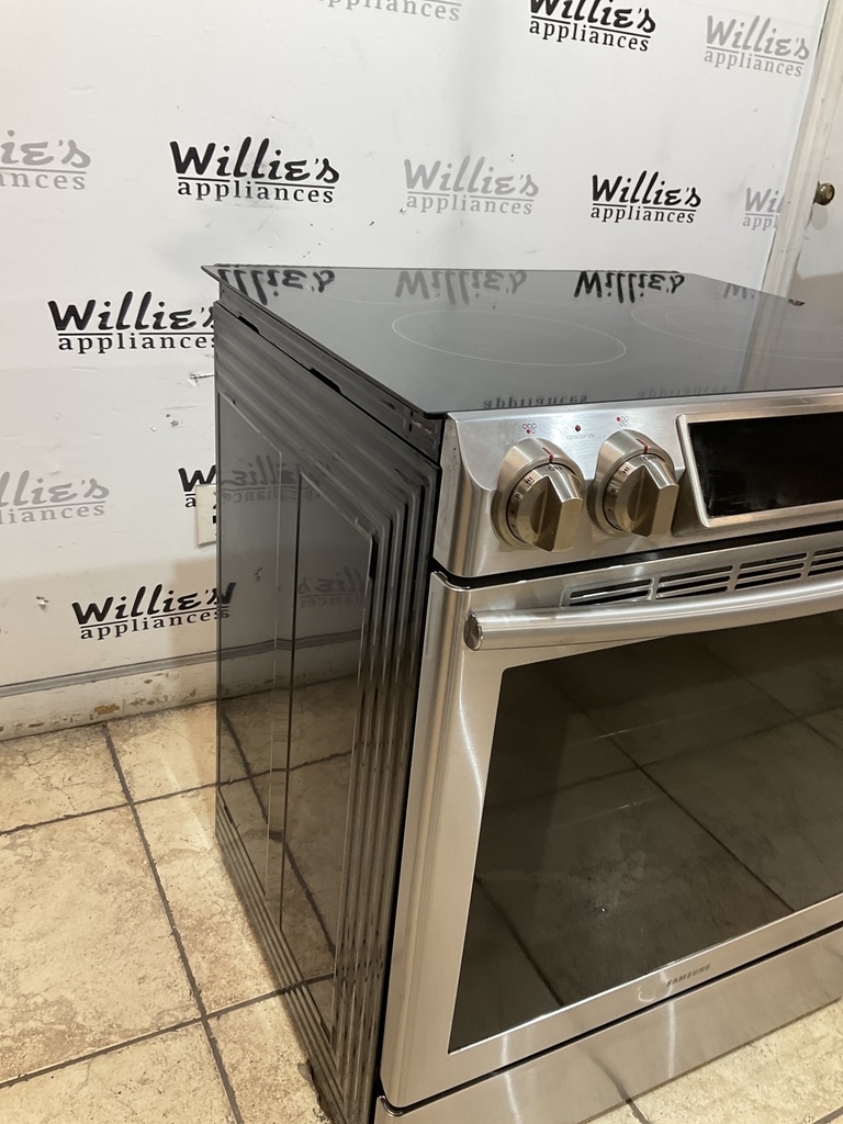 Samsung Used Electric Stove 220volts (40/50 AMP) 30inches {3 prong} (Stainless steel) 