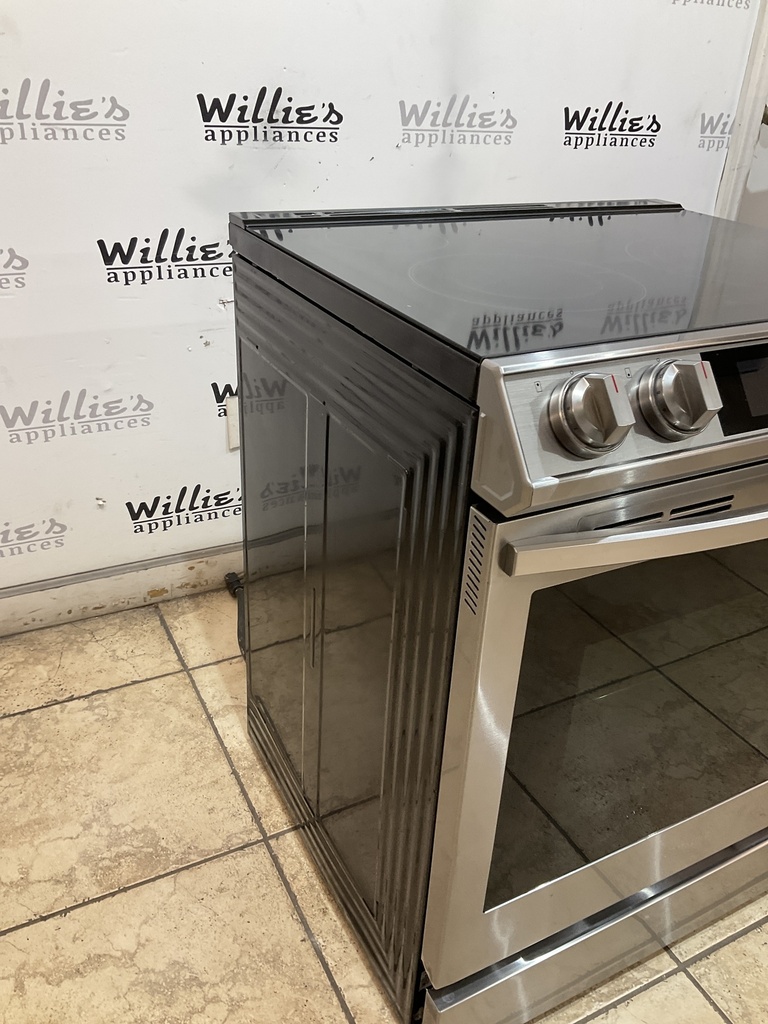 Samsung Used Electric Stove 220volts (40/50 AMP) 30inches {no cord} (Stainless steel) 