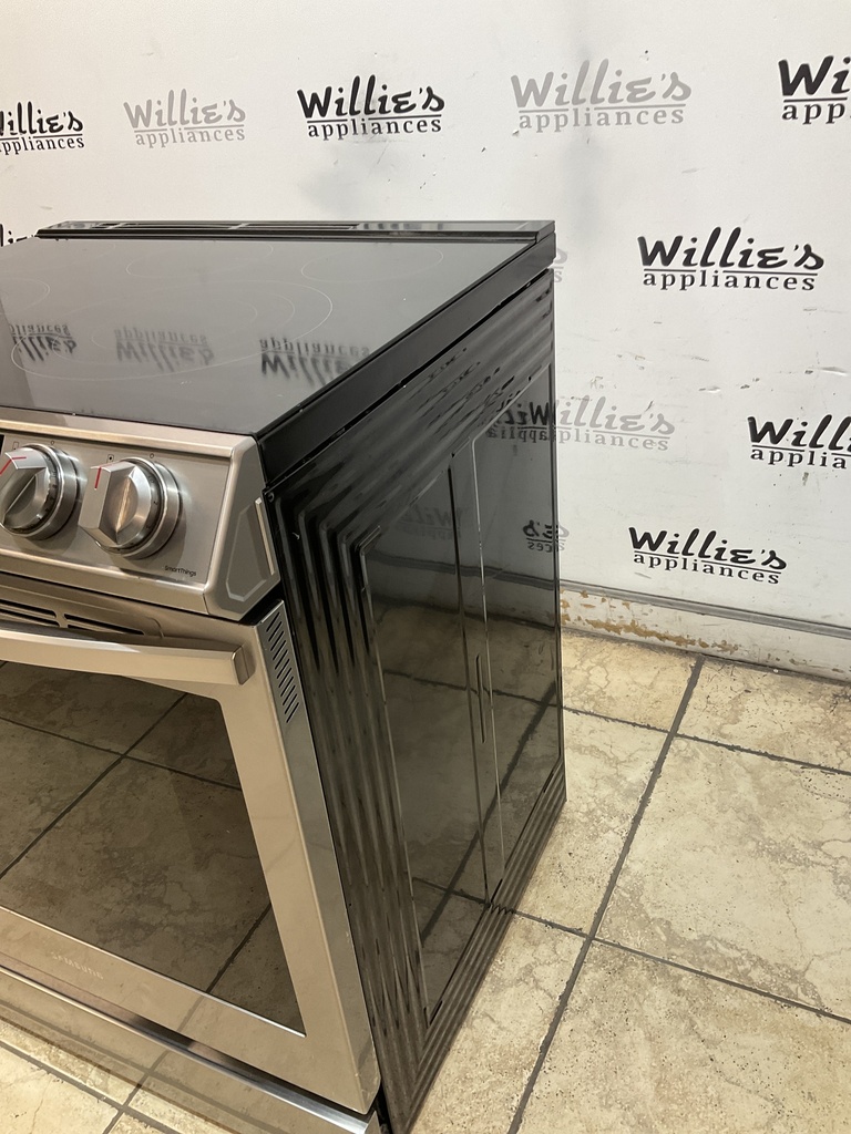 Samsung Used Electric Stove 220volts (40/50 AMP) 30inches {no cord} (Stainless steel) 