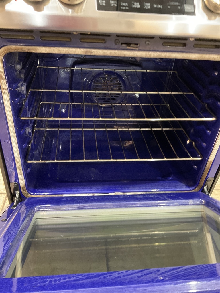 Lg Used Electric Stove 220volts (40/50 AMP) 30inches {no cord} 